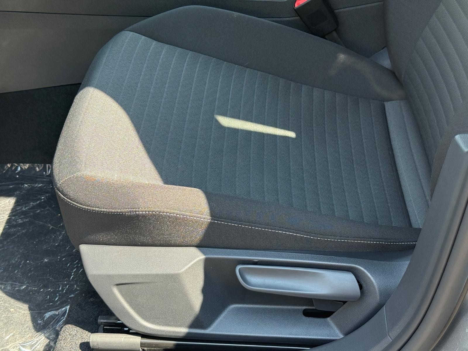 Volkswagen Jetta Vehicle Image 16