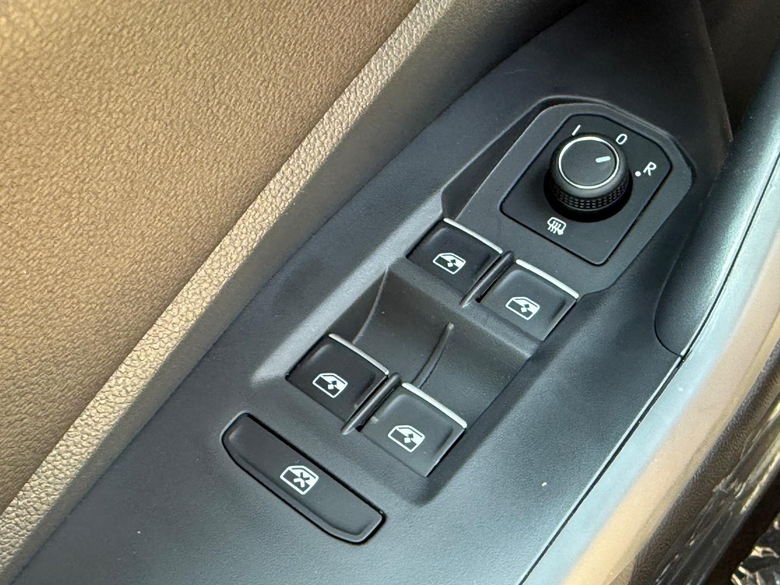 Volkswagen Jetta Vehicle Image 14