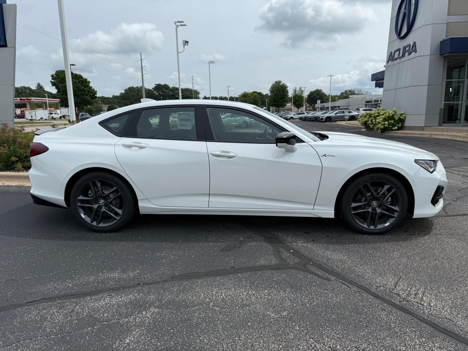 Acura TLX Vehicle Image 02