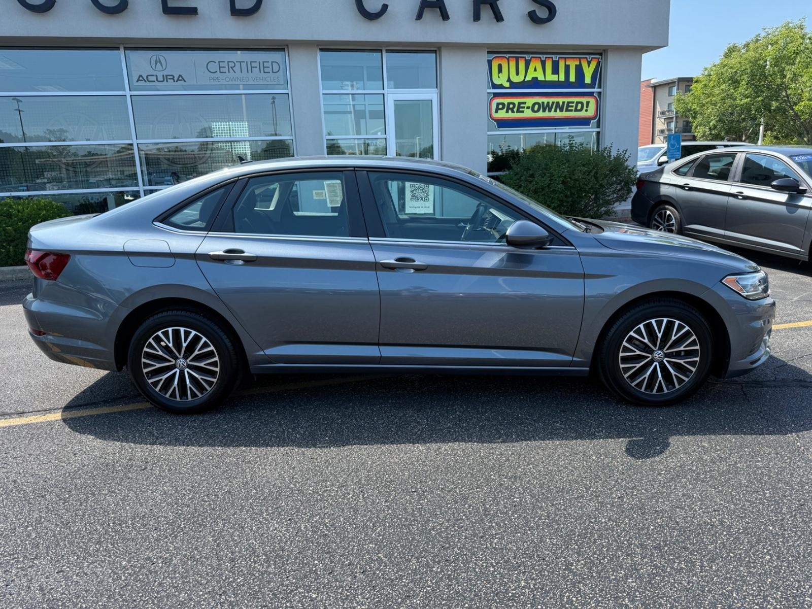 Volkswagen Jetta Vehicle Image 02
