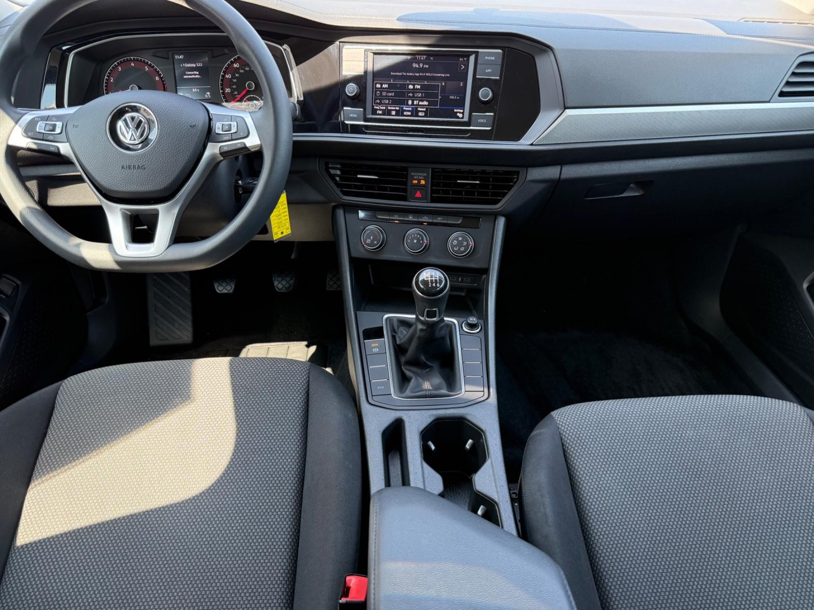Volkswagen Jetta Vehicle Image 11