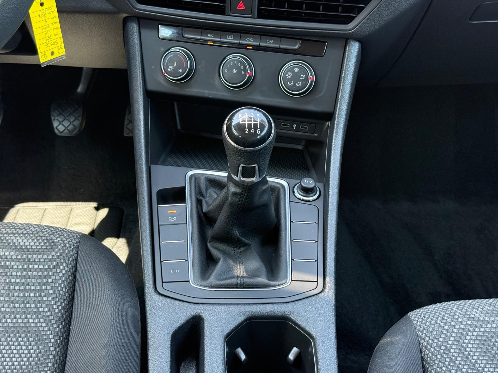 Volkswagen Jetta Vehicle Image 13