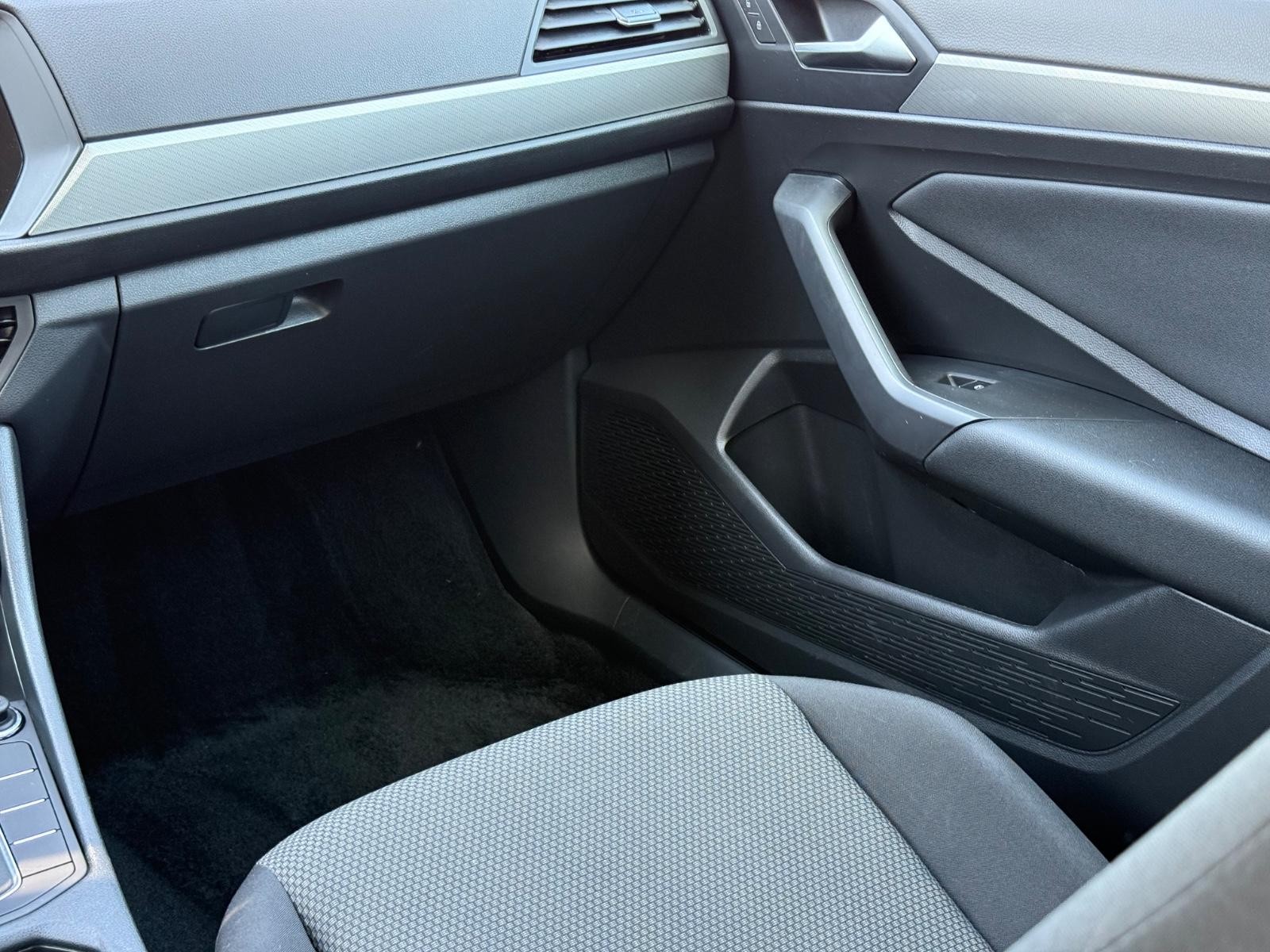 Volkswagen Jetta Vehicle Image 15