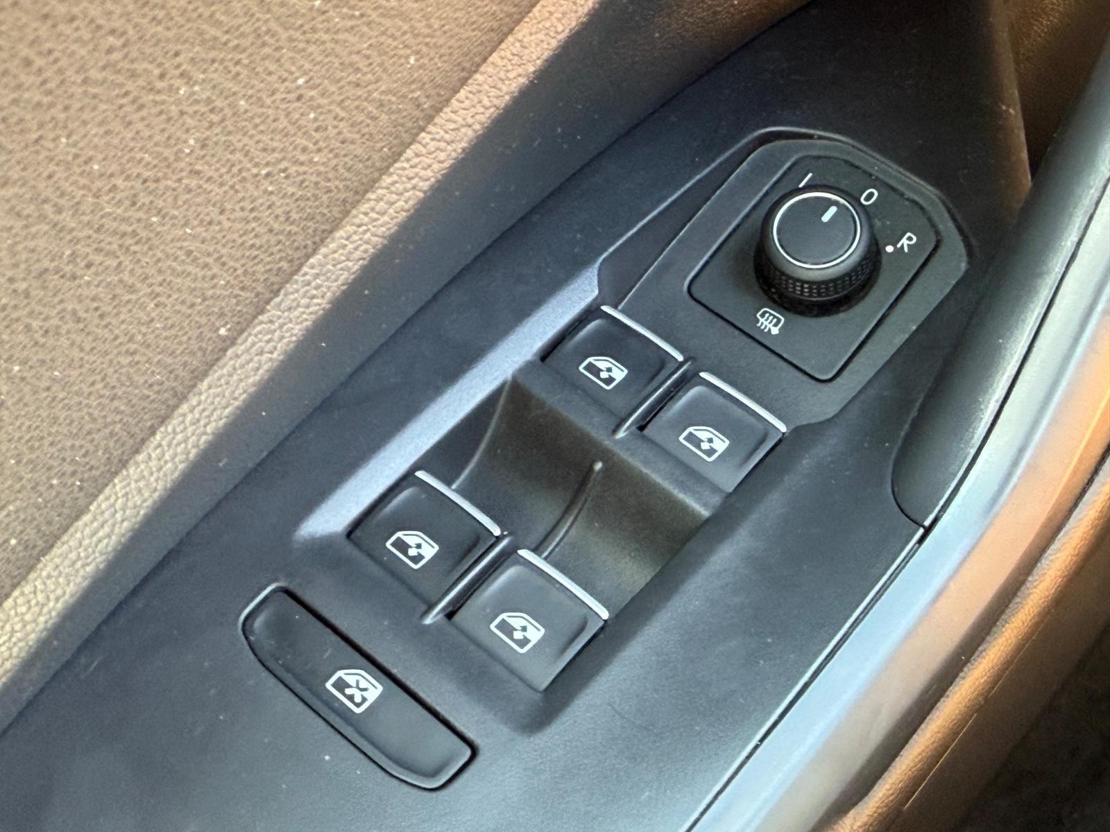 Volkswagen Jetta Vehicle Image 20