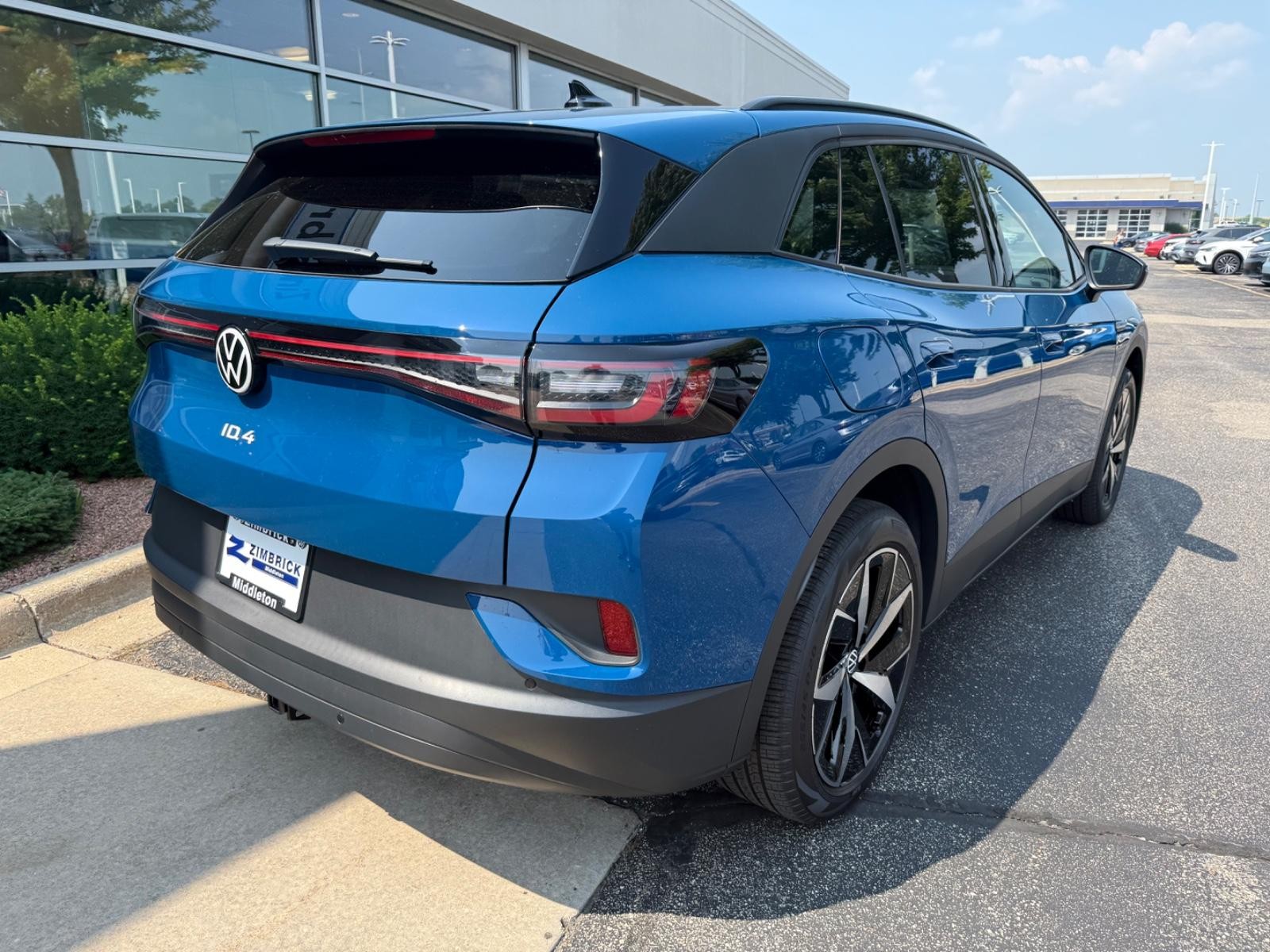 Volkswagen ID.4 Vehicle Image 03