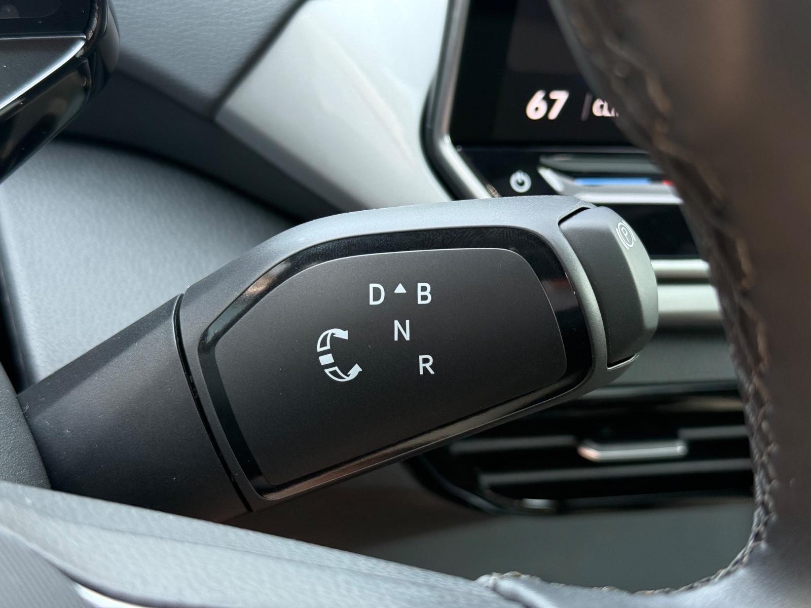 Volkswagen ID.4 Vehicle Image 12