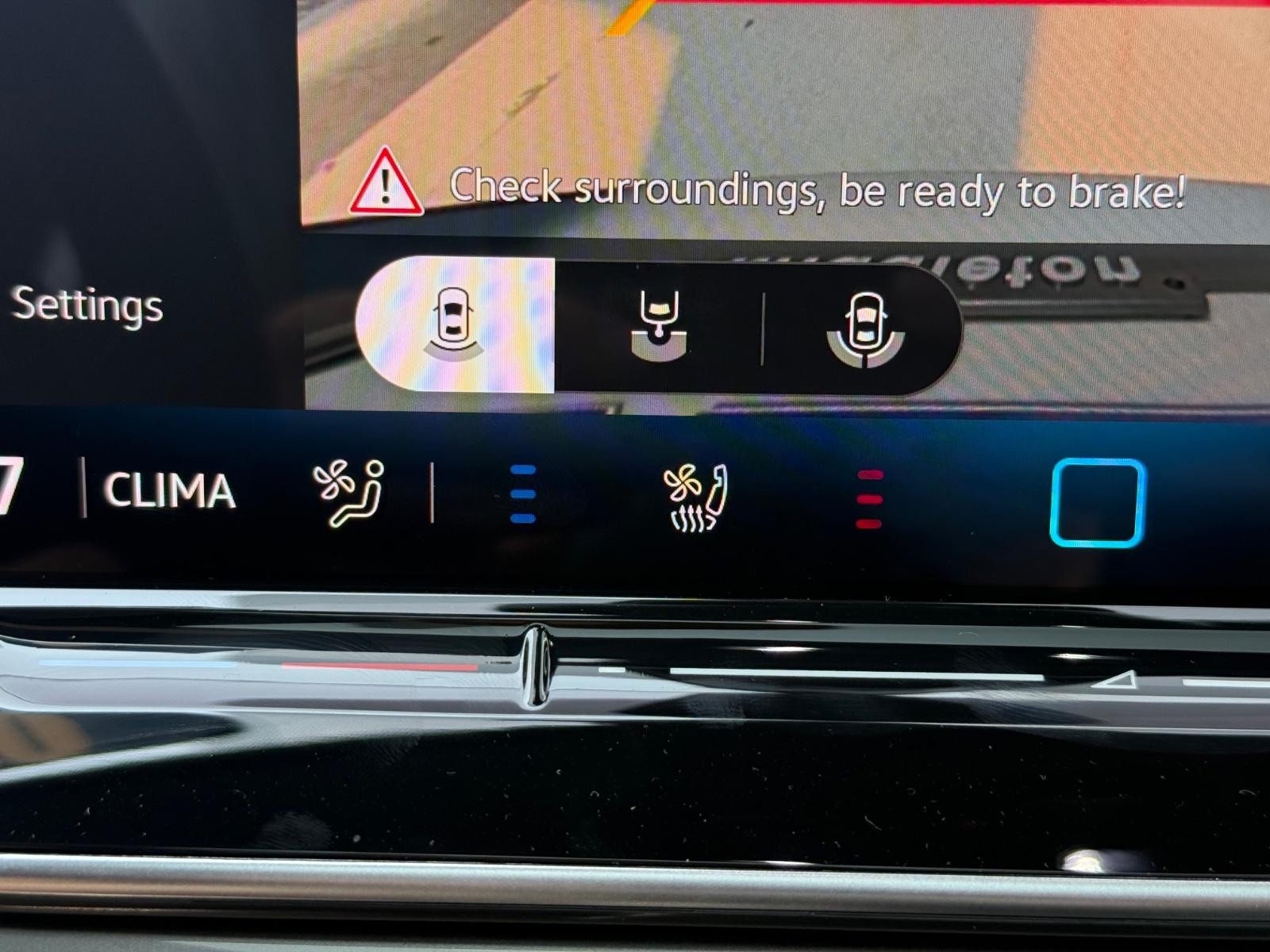 Volkswagen ID.4 Vehicle Image 14