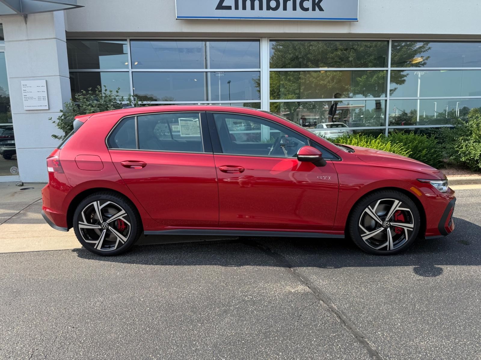 Volkswagen Golf GTI Vehicle Image 02