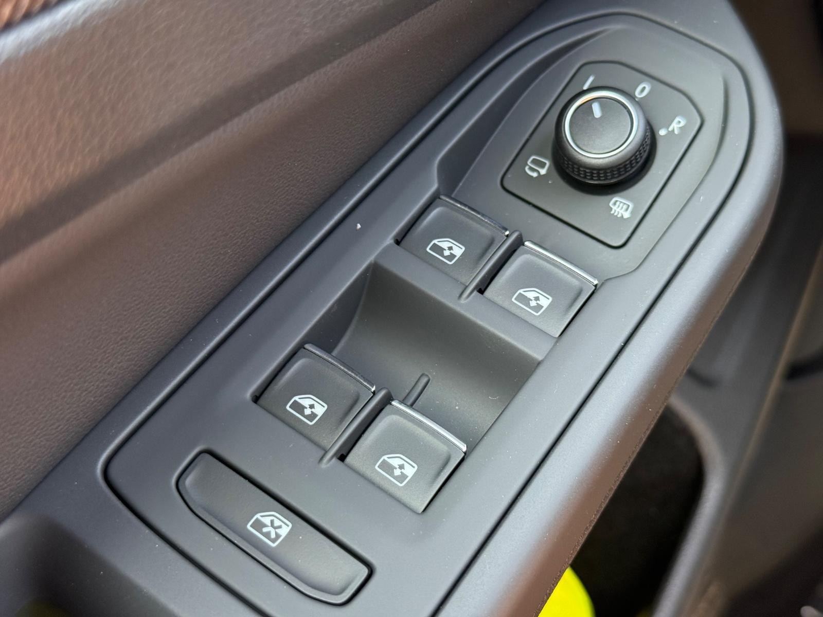 Volkswagen Golf GTI Vehicle Image 15