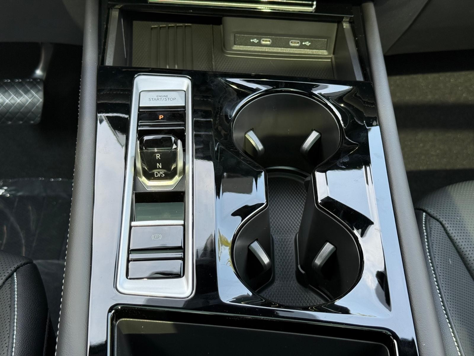 Volkswagen Atlas Cross Sport Vehicle Image 08