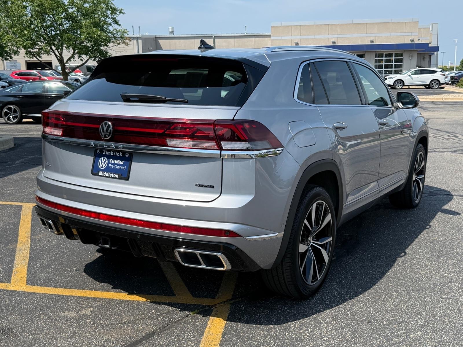 Volkswagen Atlas Cross Sport Vehicle Image 03