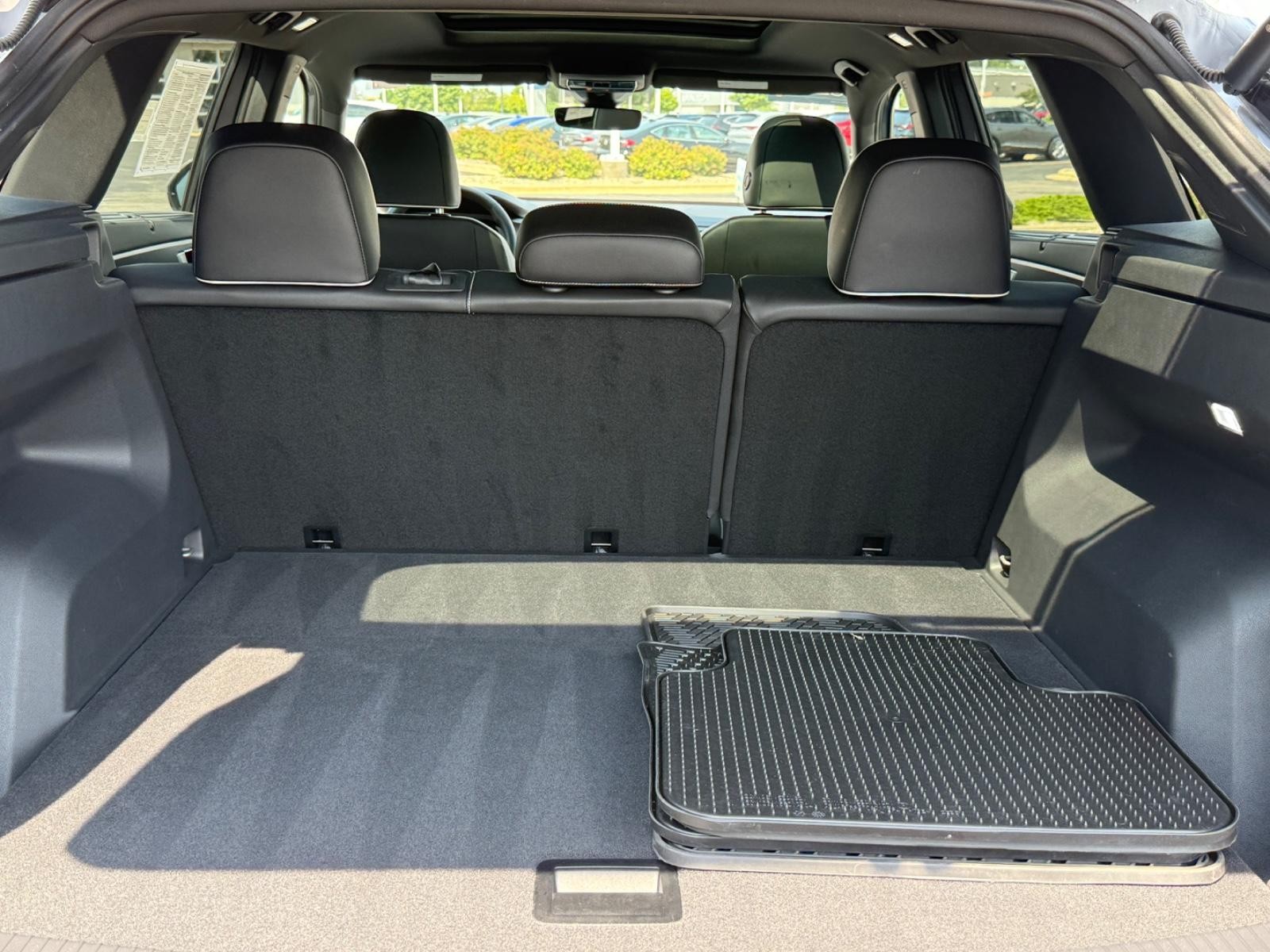 Volkswagen Atlas Cross Sport Vehicle Image 05