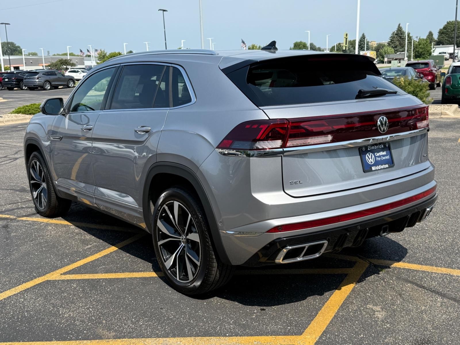 Volkswagen Atlas Cross Sport Vehicle Image 06