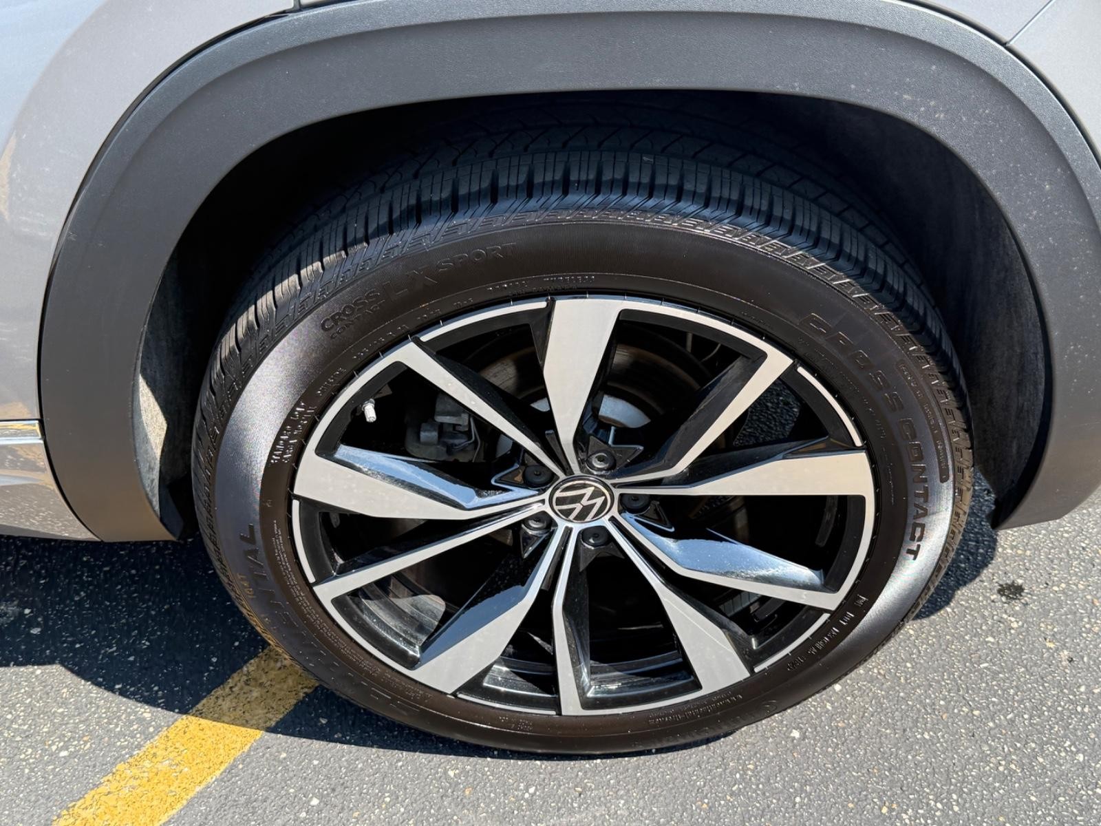Volkswagen Atlas Cross Sport Vehicle Image 07