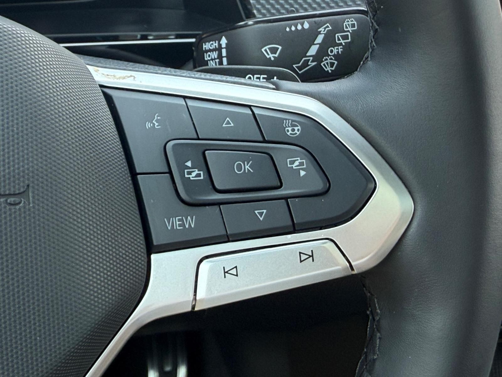 Volkswagen Atlas Cross Sport Vehicle Image 17