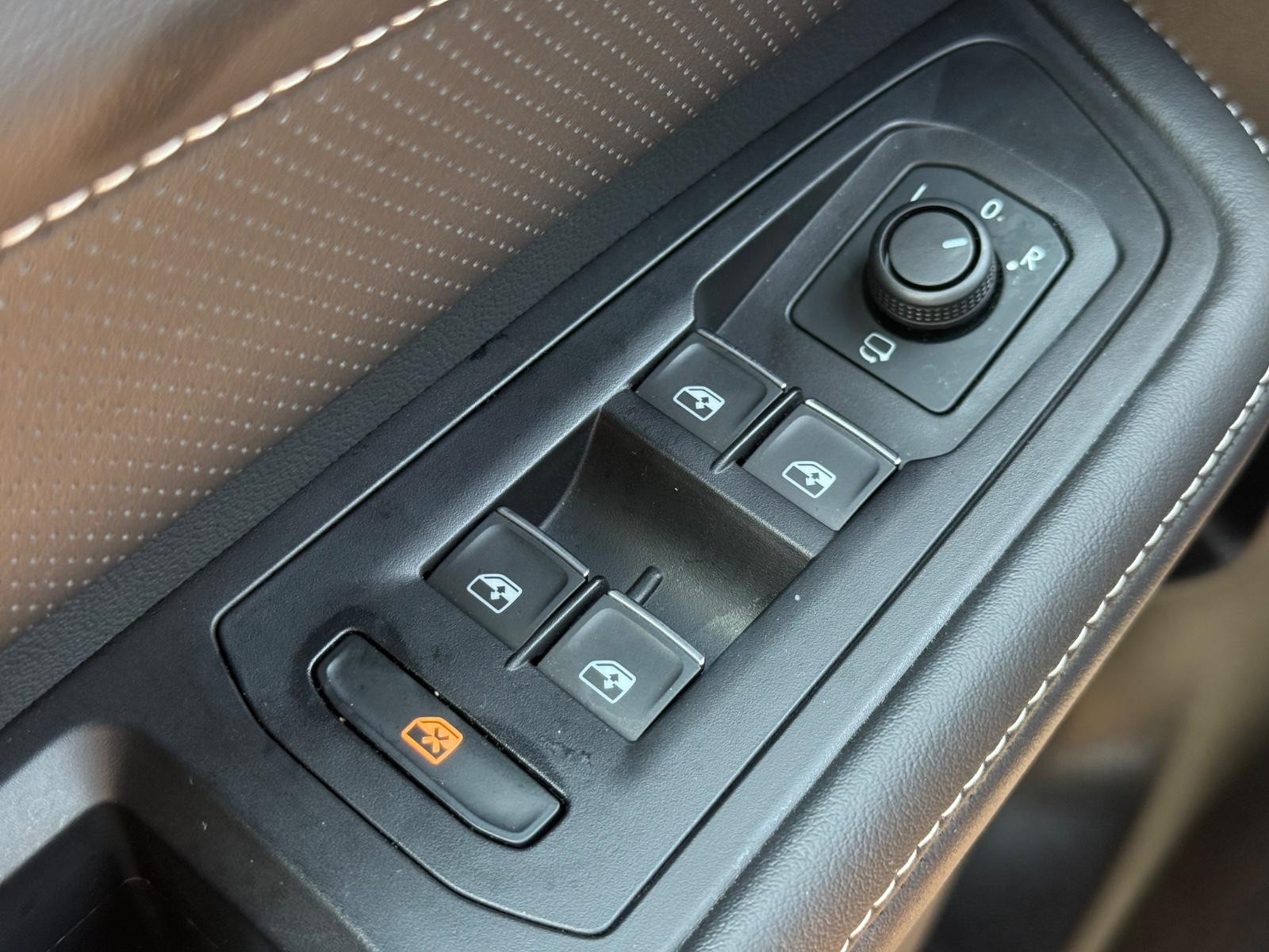 Volkswagen Atlas Cross Sport Vehicle Image 21