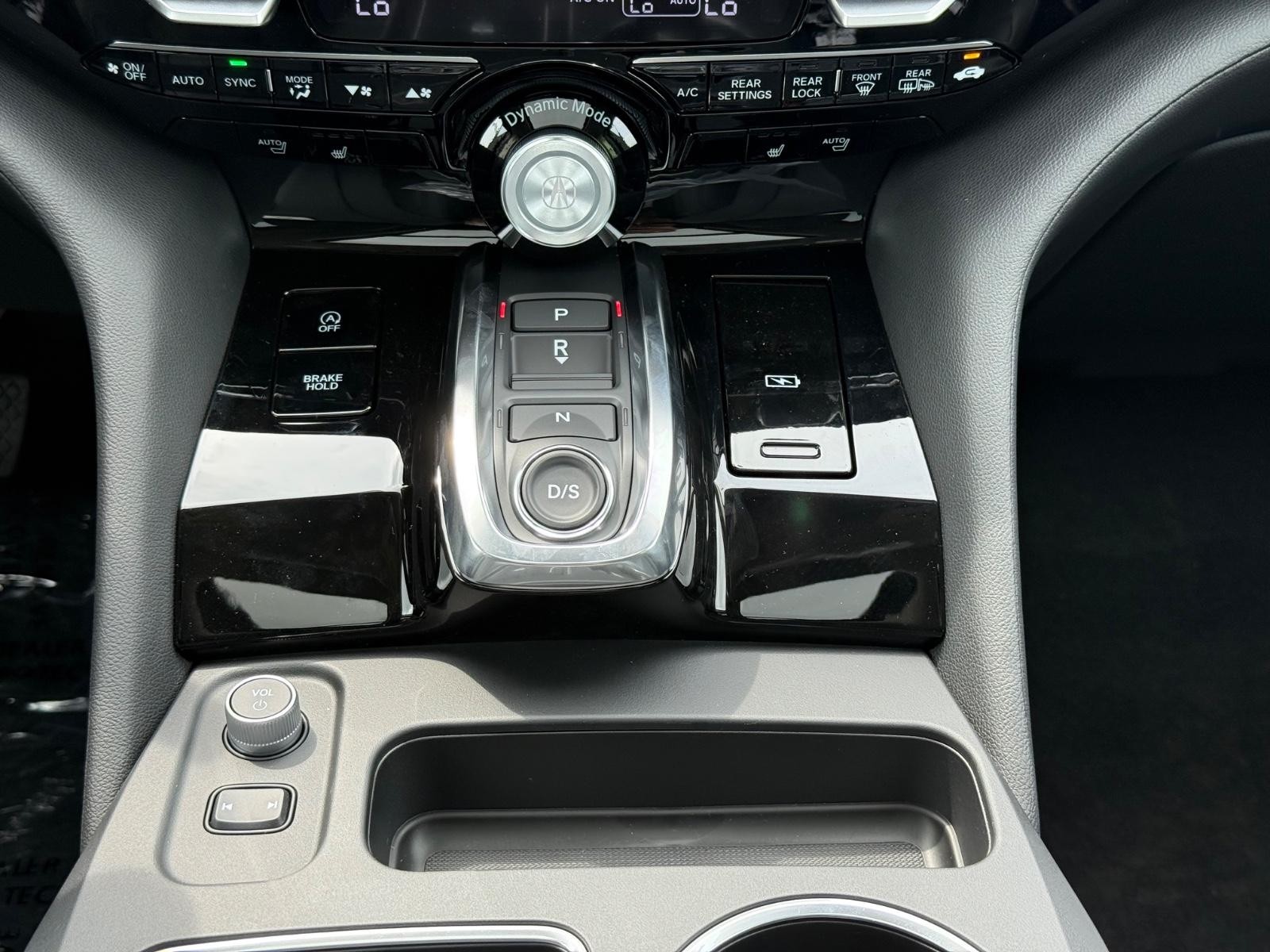 Acura MDX Vehicle Image 08
