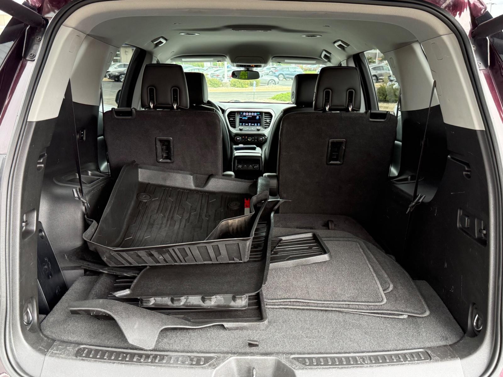 GMC Acadia Vehicle Image 05