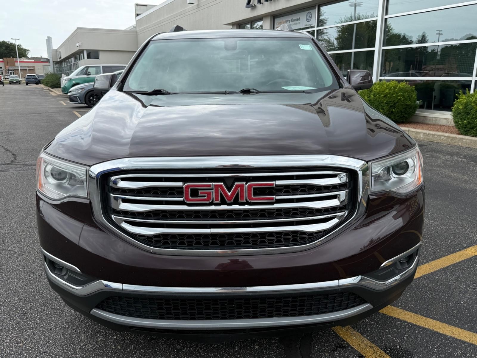 GMC Acadia Vehicle Image 09