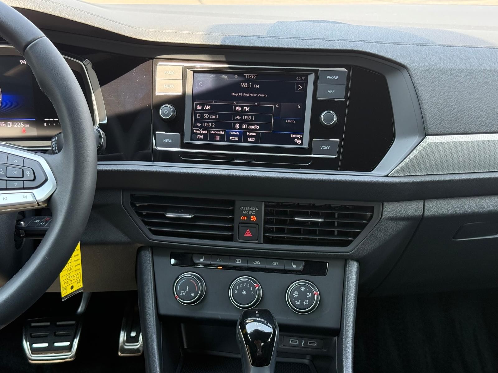 Volkswagen Jetta Vehicle Image 12