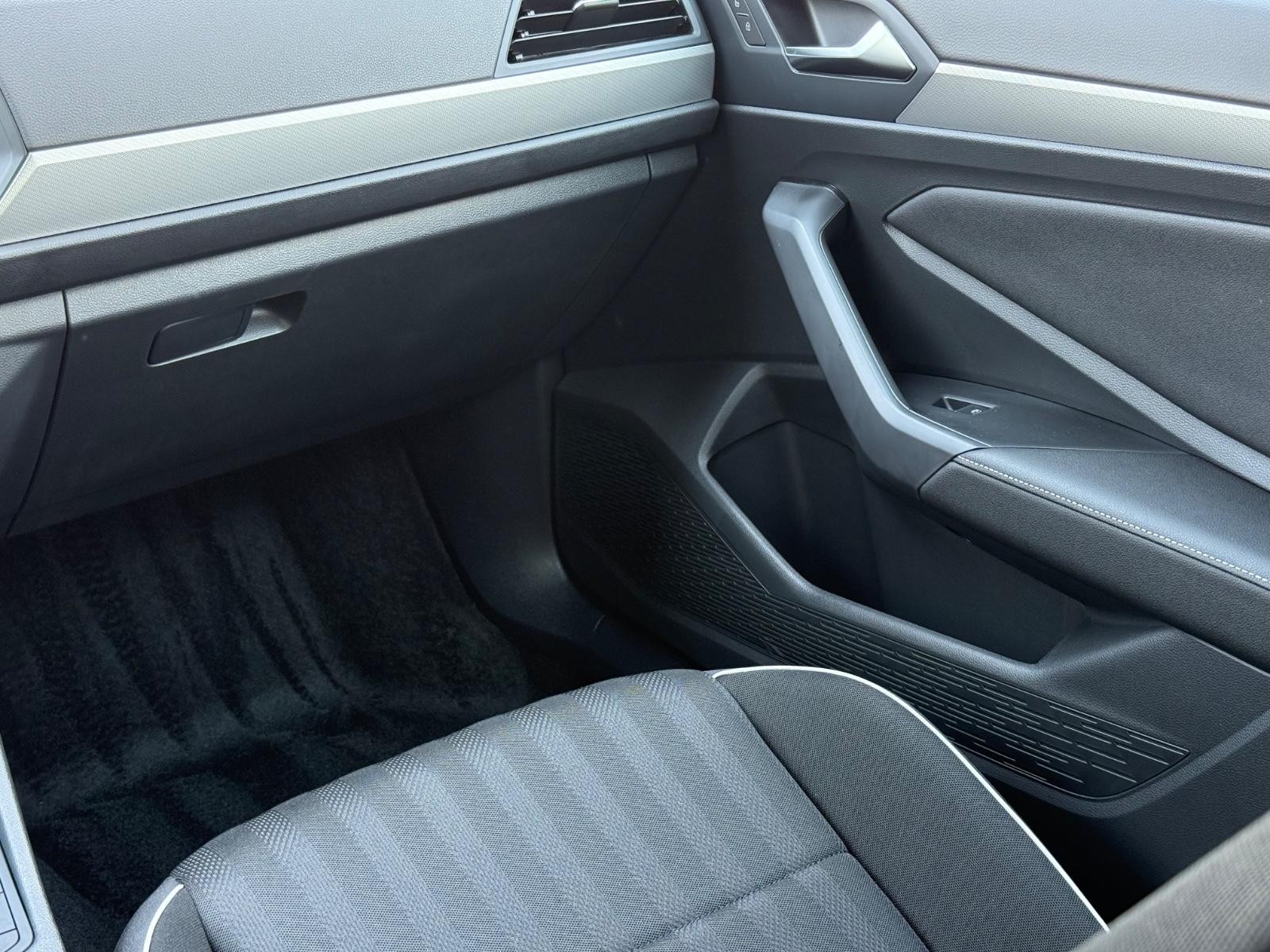 Volkswagen Jetta Vehicle Image 15
