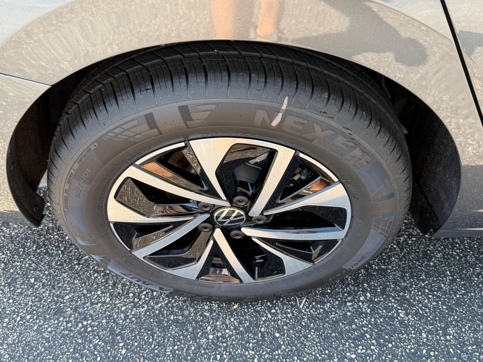 Volkswagen Jetta Vehicle Image 04