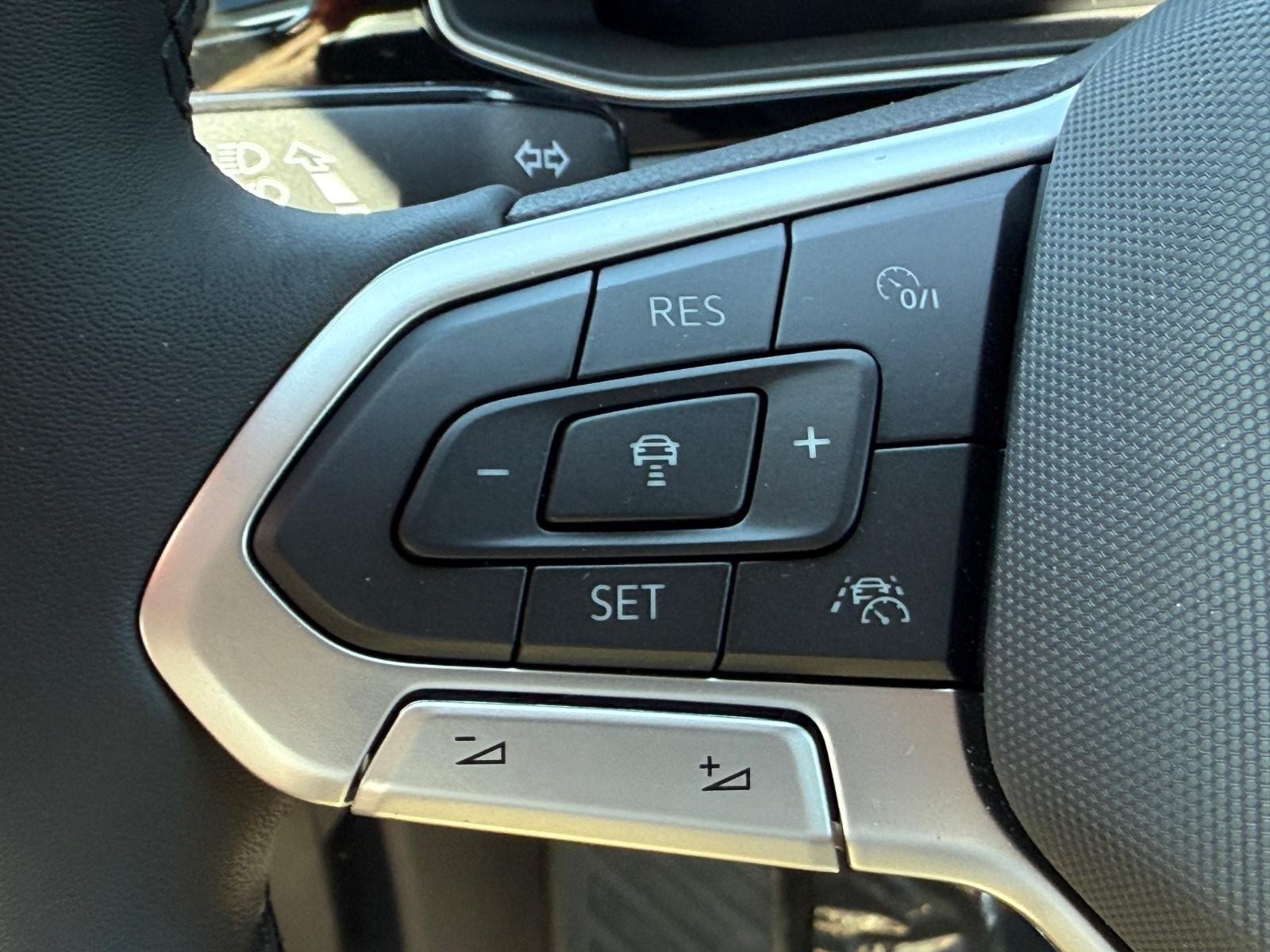 Volkswagen Jetta Vehicle Image 11