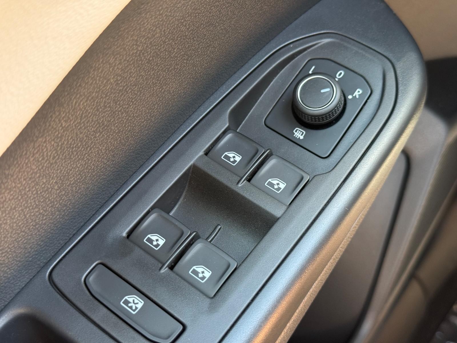 Volkswagen Taos Vehicle Image 15