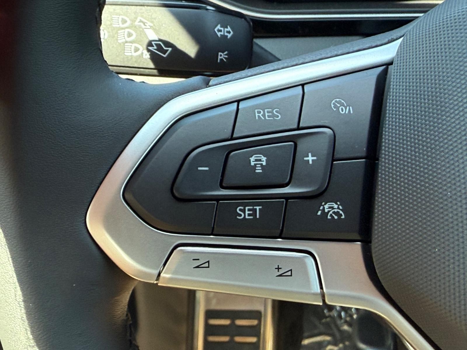 Volkswagen Jetta Vehicle Image 11