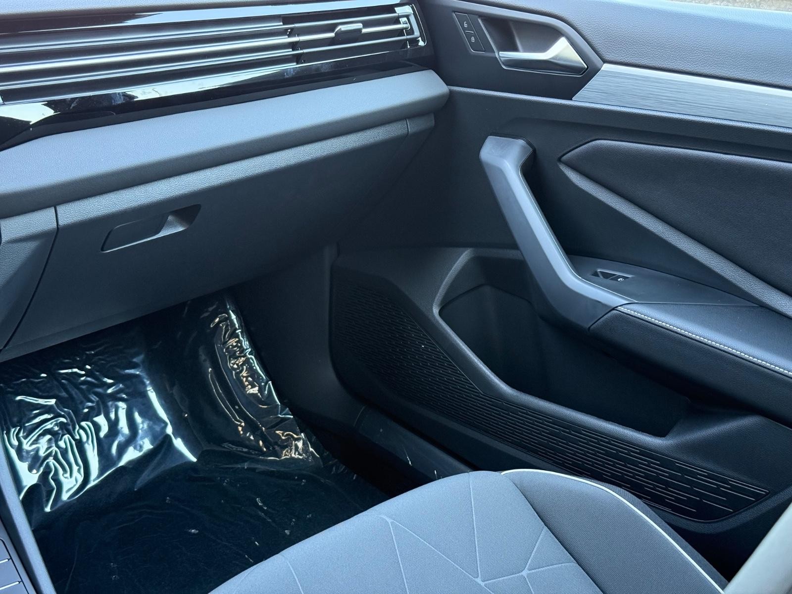 Volkswagen Jetta Vehicle Image 10