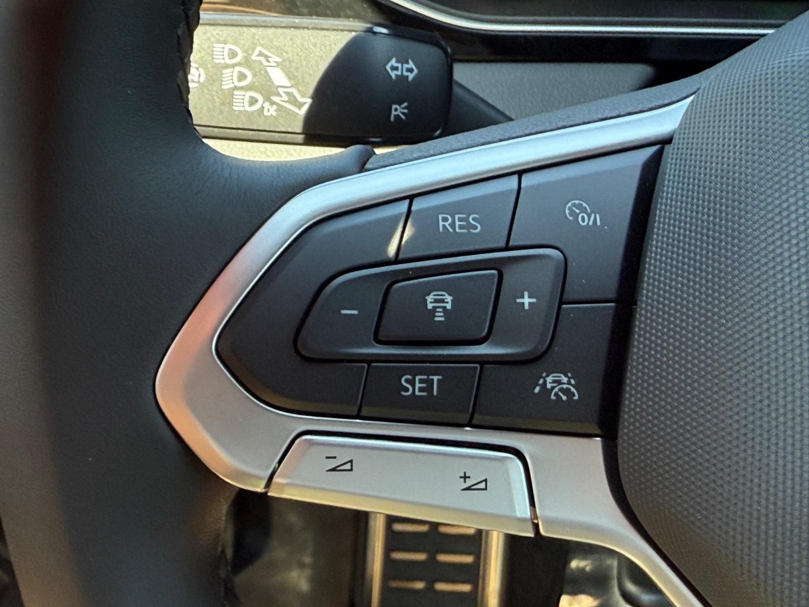 Volkswagen Jetta Vehicle Image 11