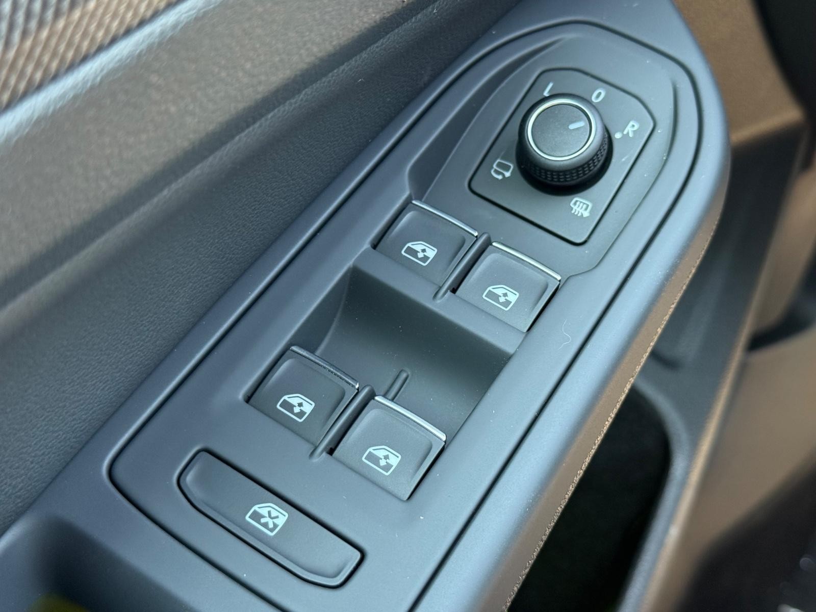Volkswagen Golf GTI Vehicle Image 15