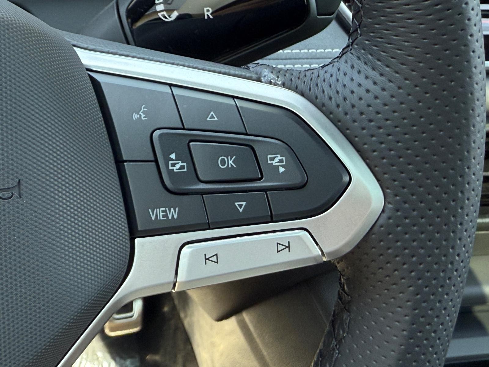 Volkswagen Tiguan Vehicle Image 15