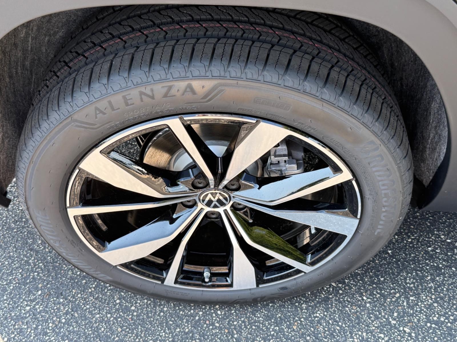 Volkswagen Atlas Vehicle Image 04