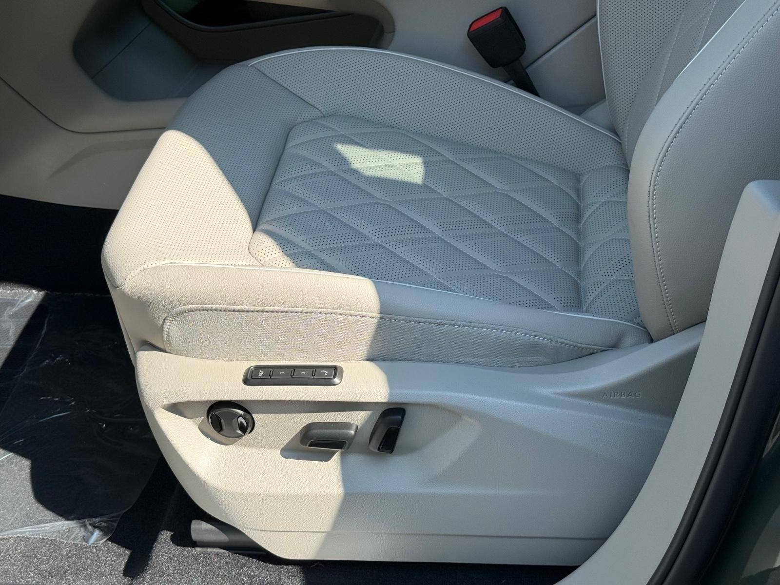 Volkswagen Atlas Vehicle Image 16