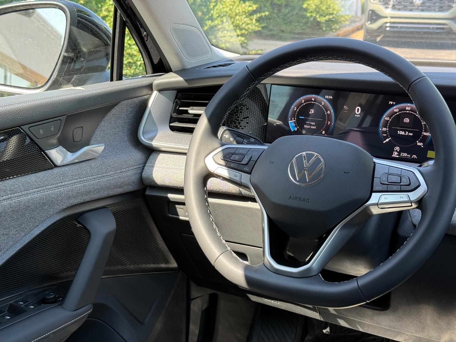 Volkswagen Tiguan Vehicle Image 08