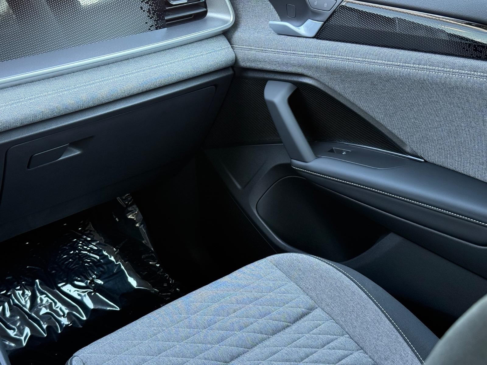Volkswagen Tiguan Vehicle Image 09
