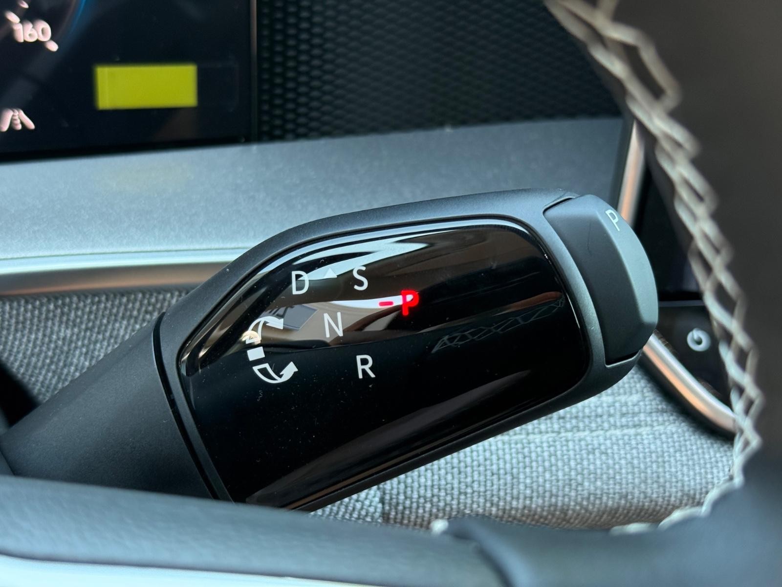 Volkswagen Tiguan Vehicle Image 12
