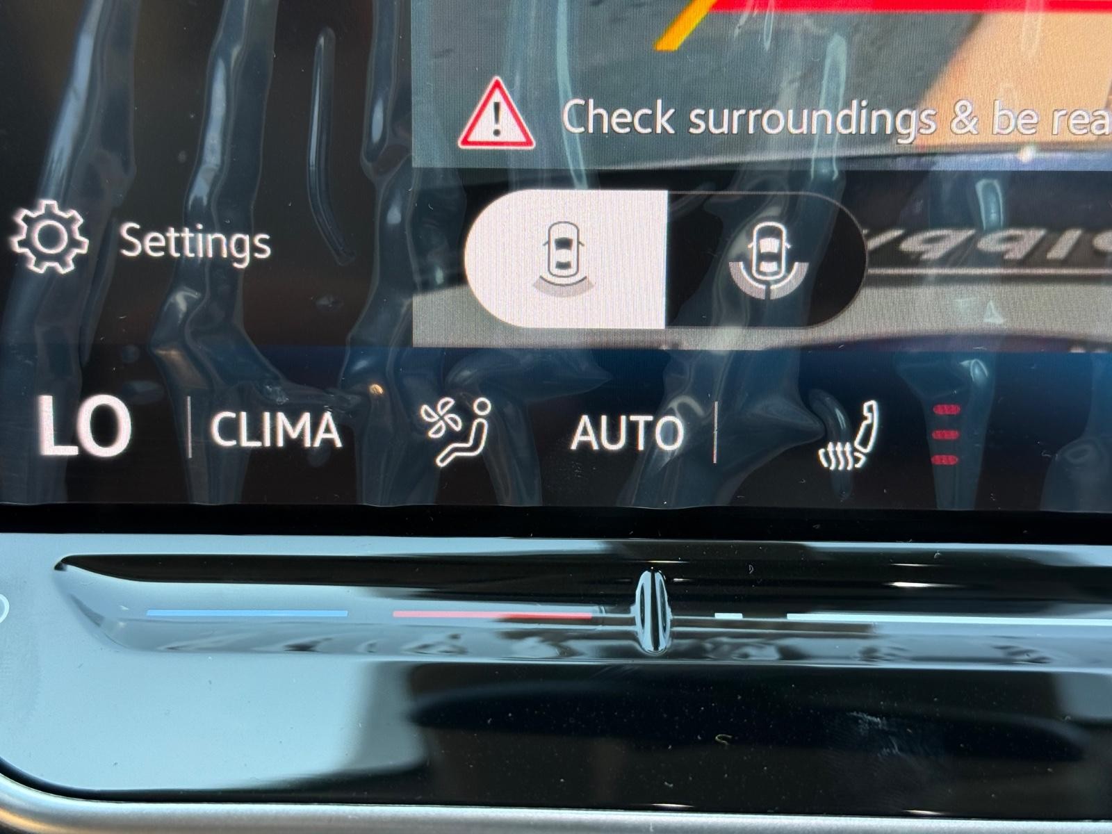 Volkswagen Tiguan Vehicle Image 14