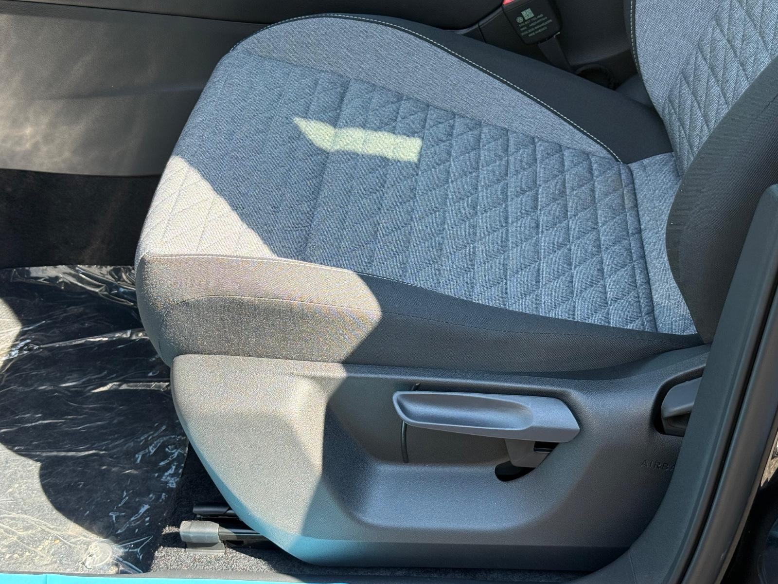 Volkswagen Tiguan Vehicle Image 16