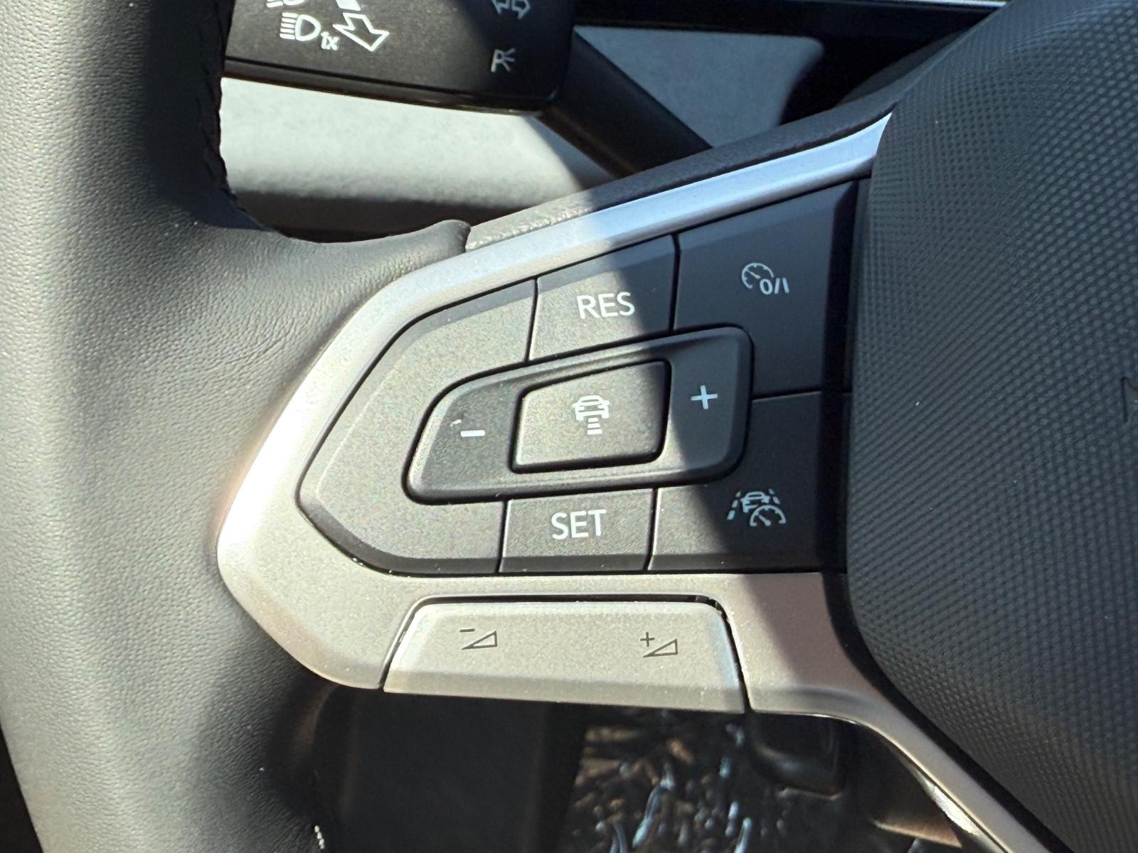 Volkswagen Jetta Vehicle Image 11