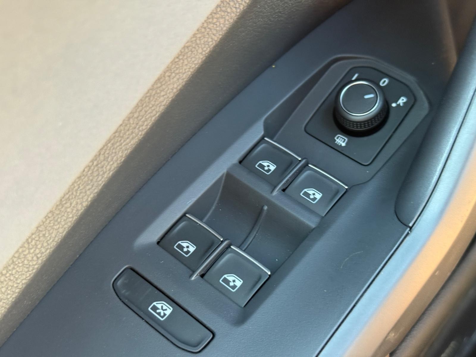 Volkswagen Jetta Vehicle Image 15