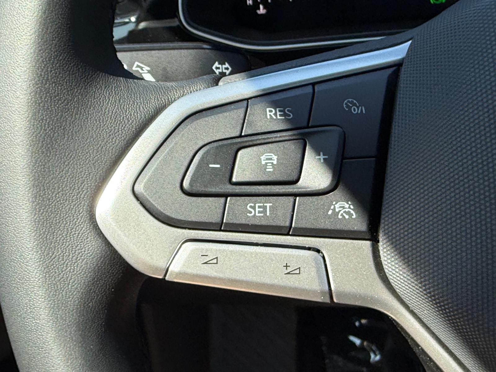 Volkswagen Jetta Vehicle Image 11