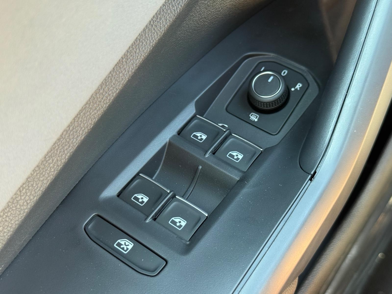 Volkswagen Jetta Vehicle Image 15