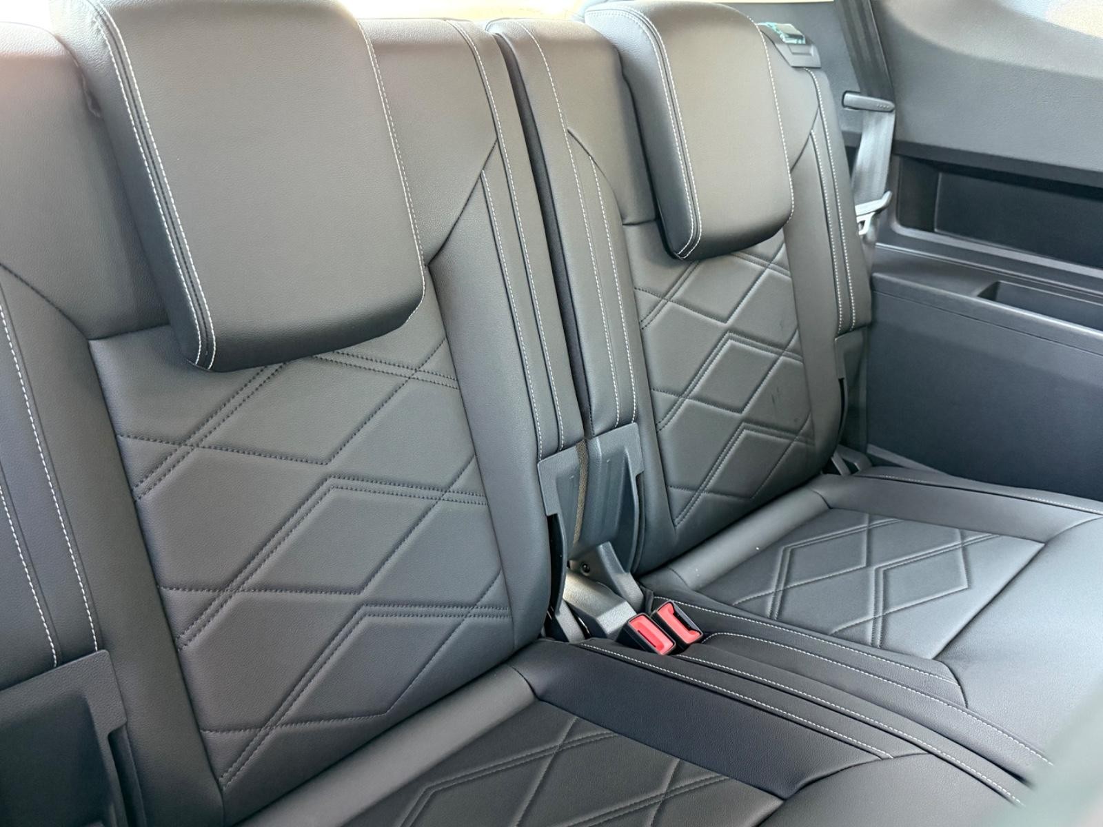 Volkswagen Atlas Vehicle Image 05