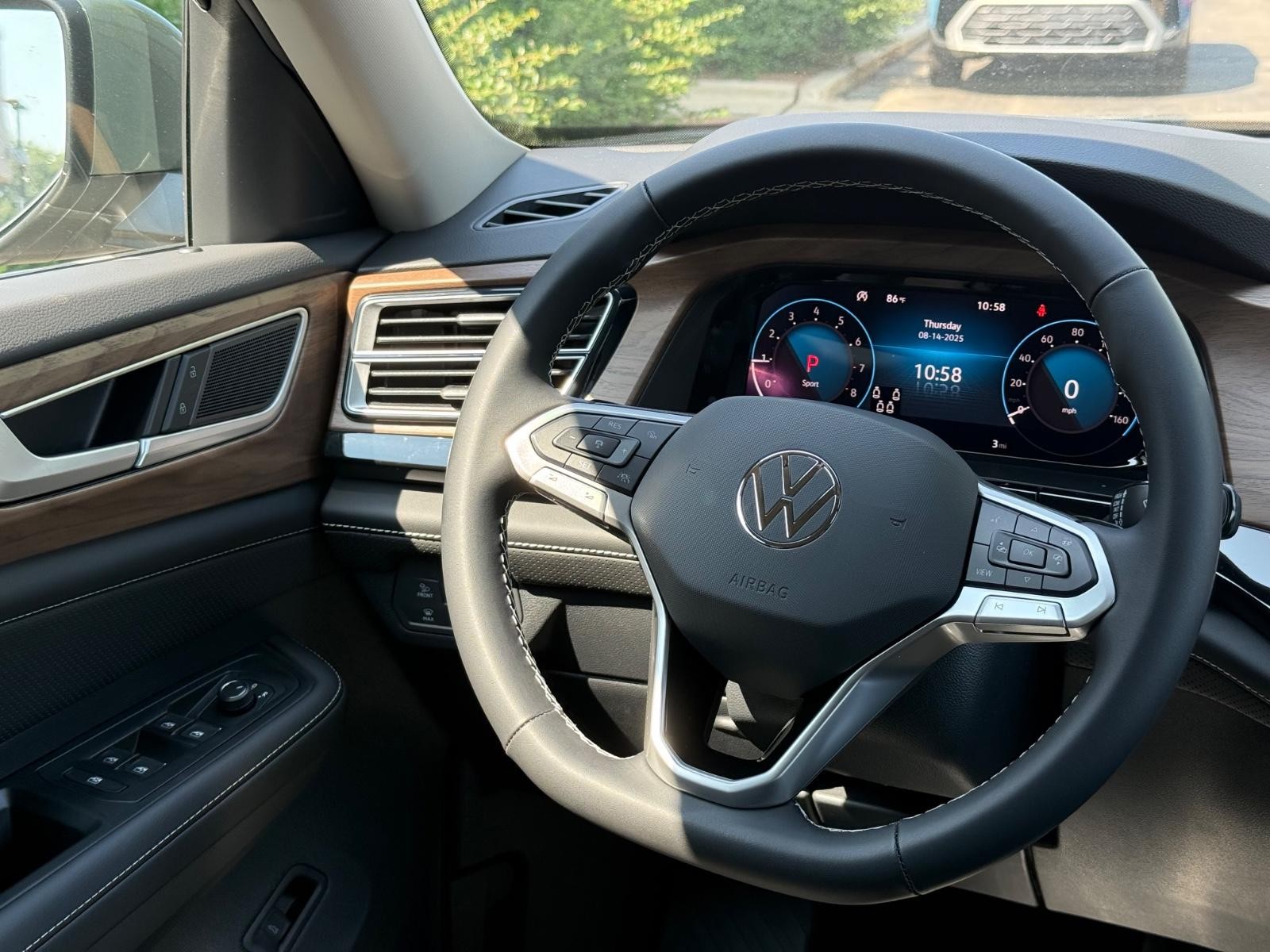 Volkswagen Atlas Vehicle Image 10