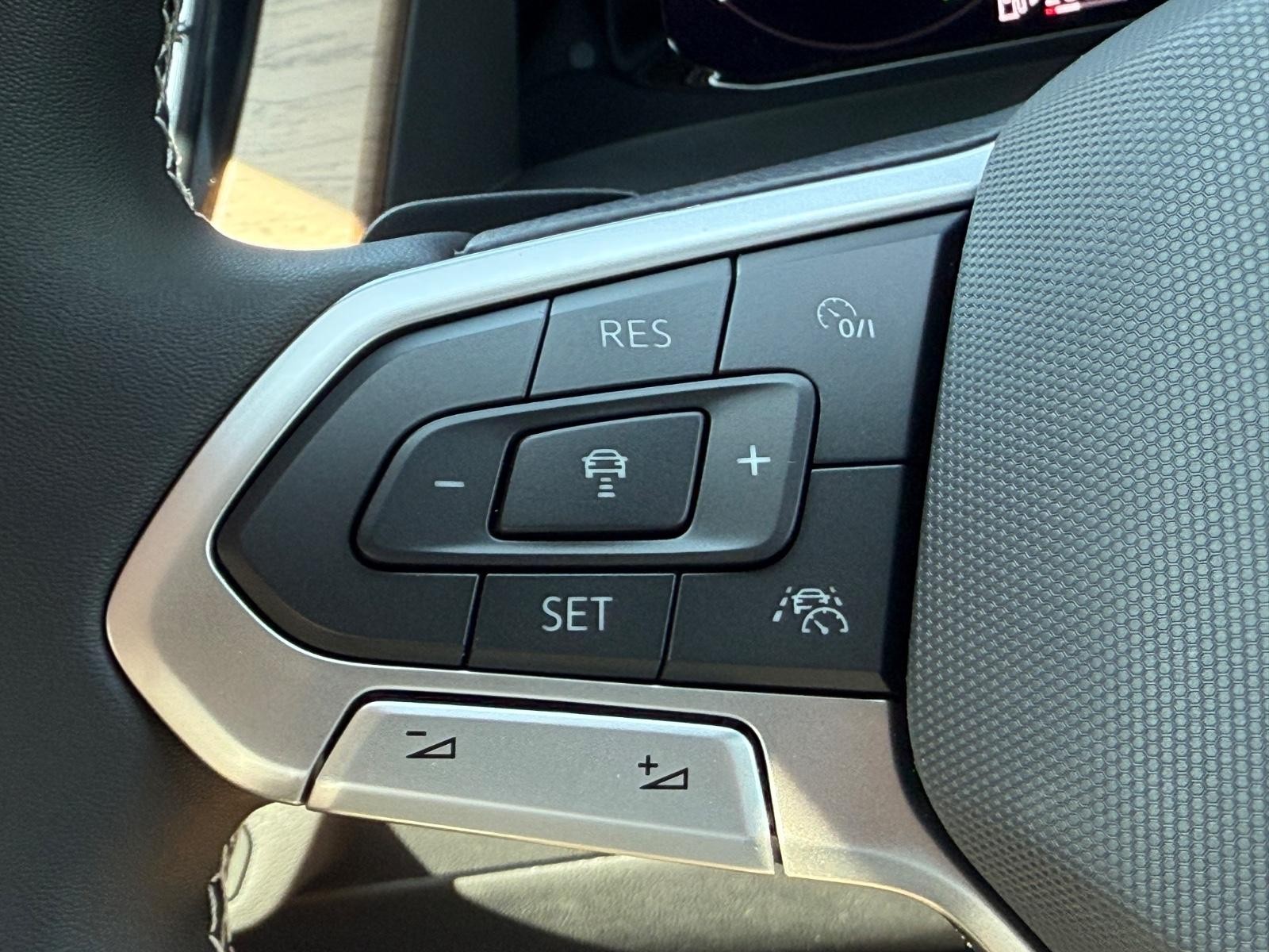 Volkswagen Atlas Vehicle Image 12