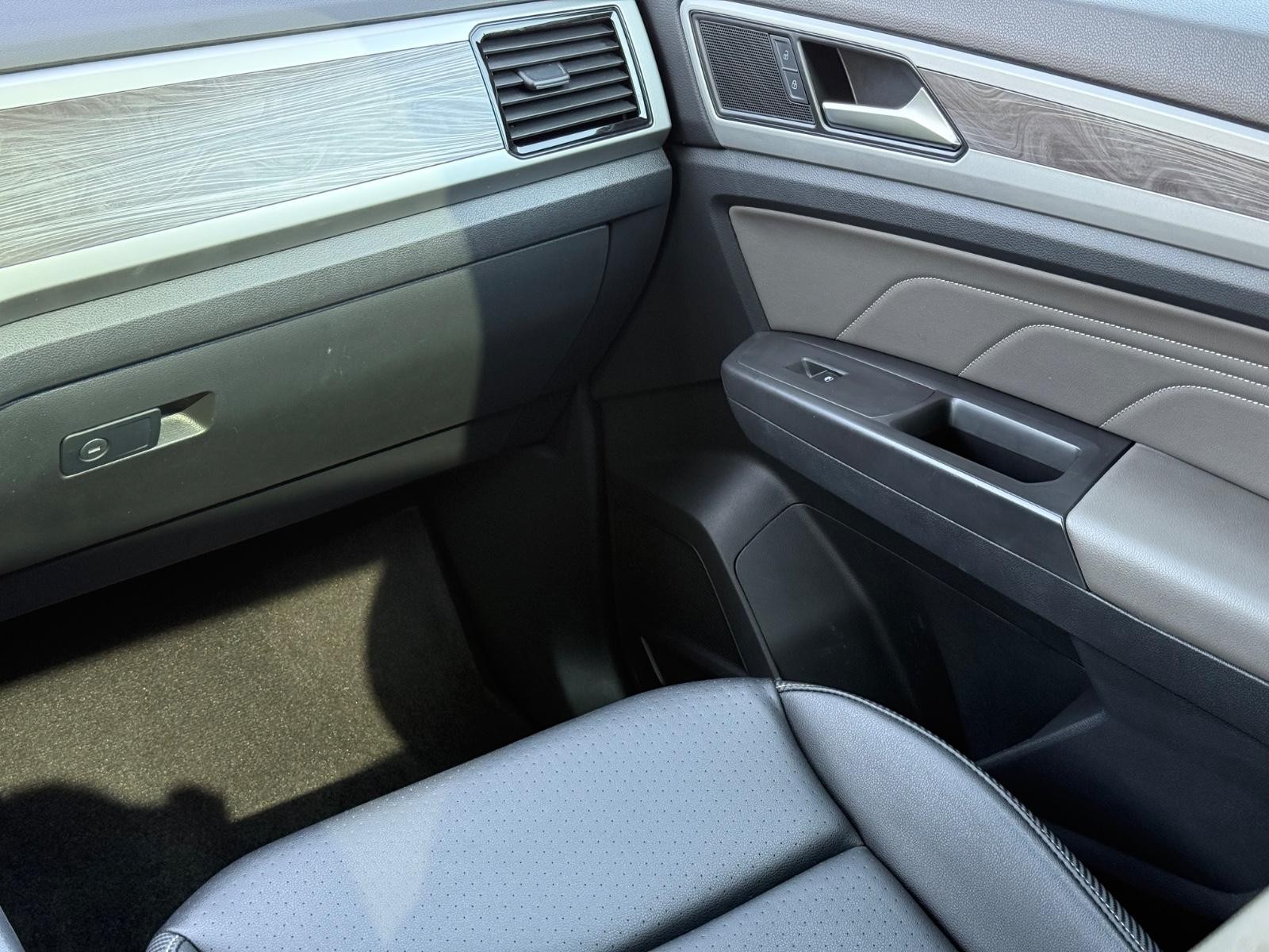Volkswagen Atlas Cross Sport Vehicle Image 15