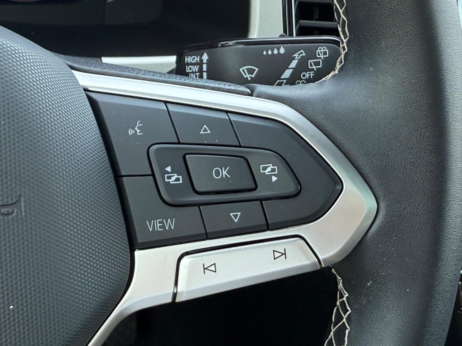 Volkswagen Atlas Cross Sport Vehicle Image 17