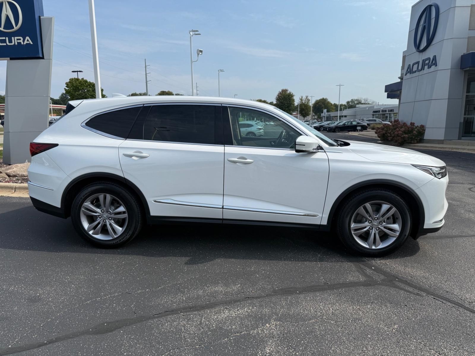 Acura MDX Vehicle Image 02